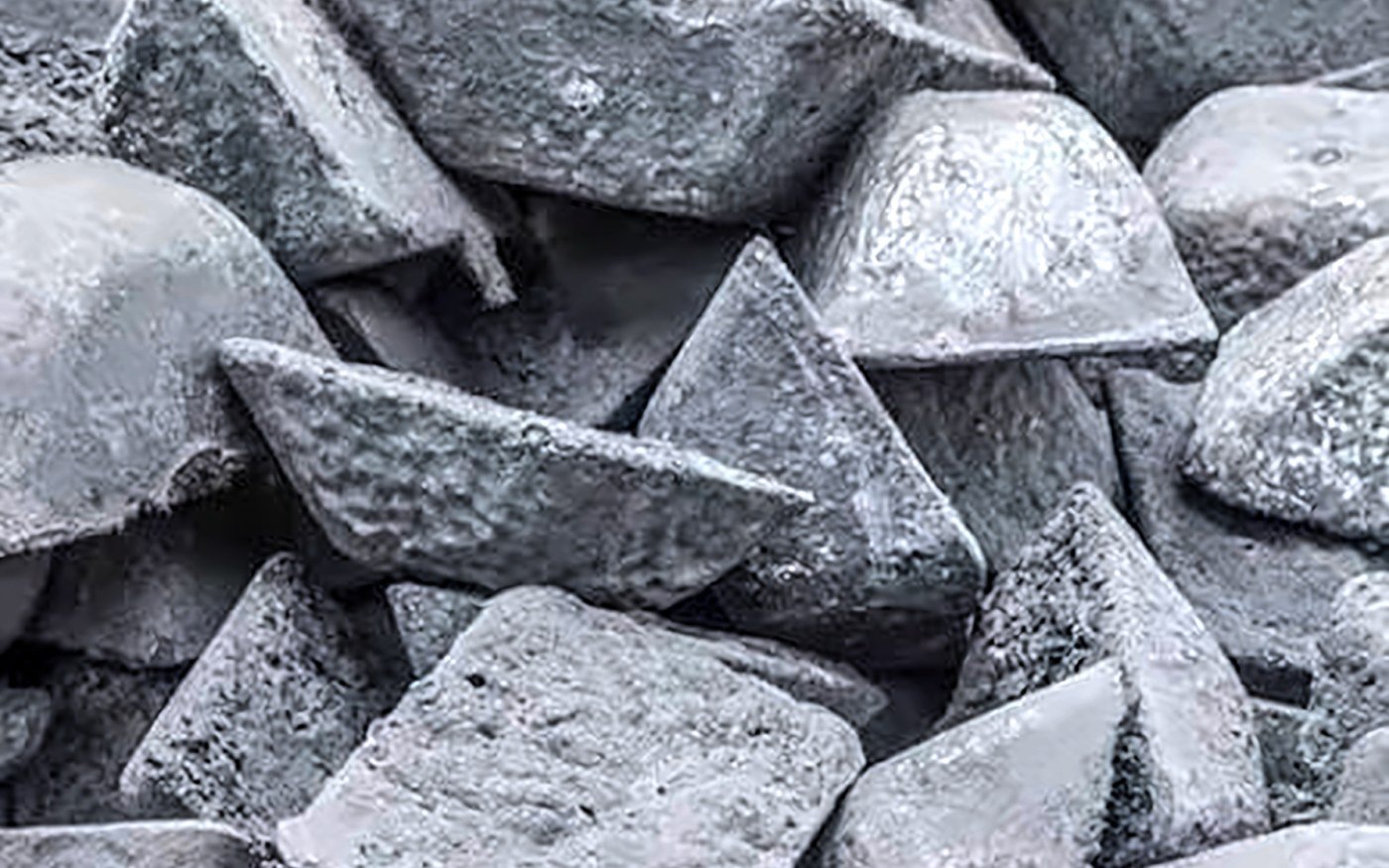 Pig iron ingots