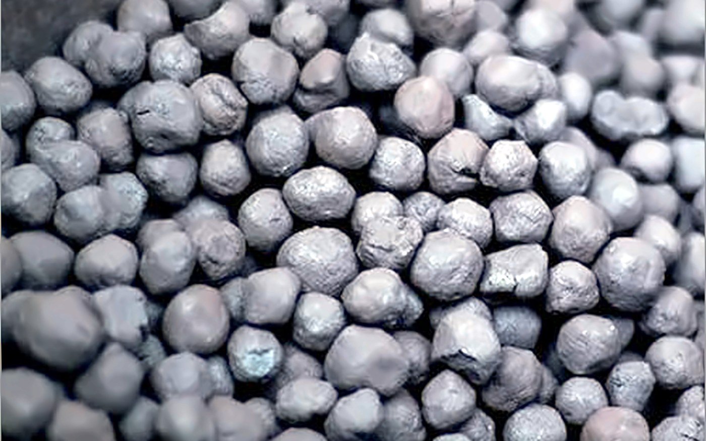 Sponge iron pellets